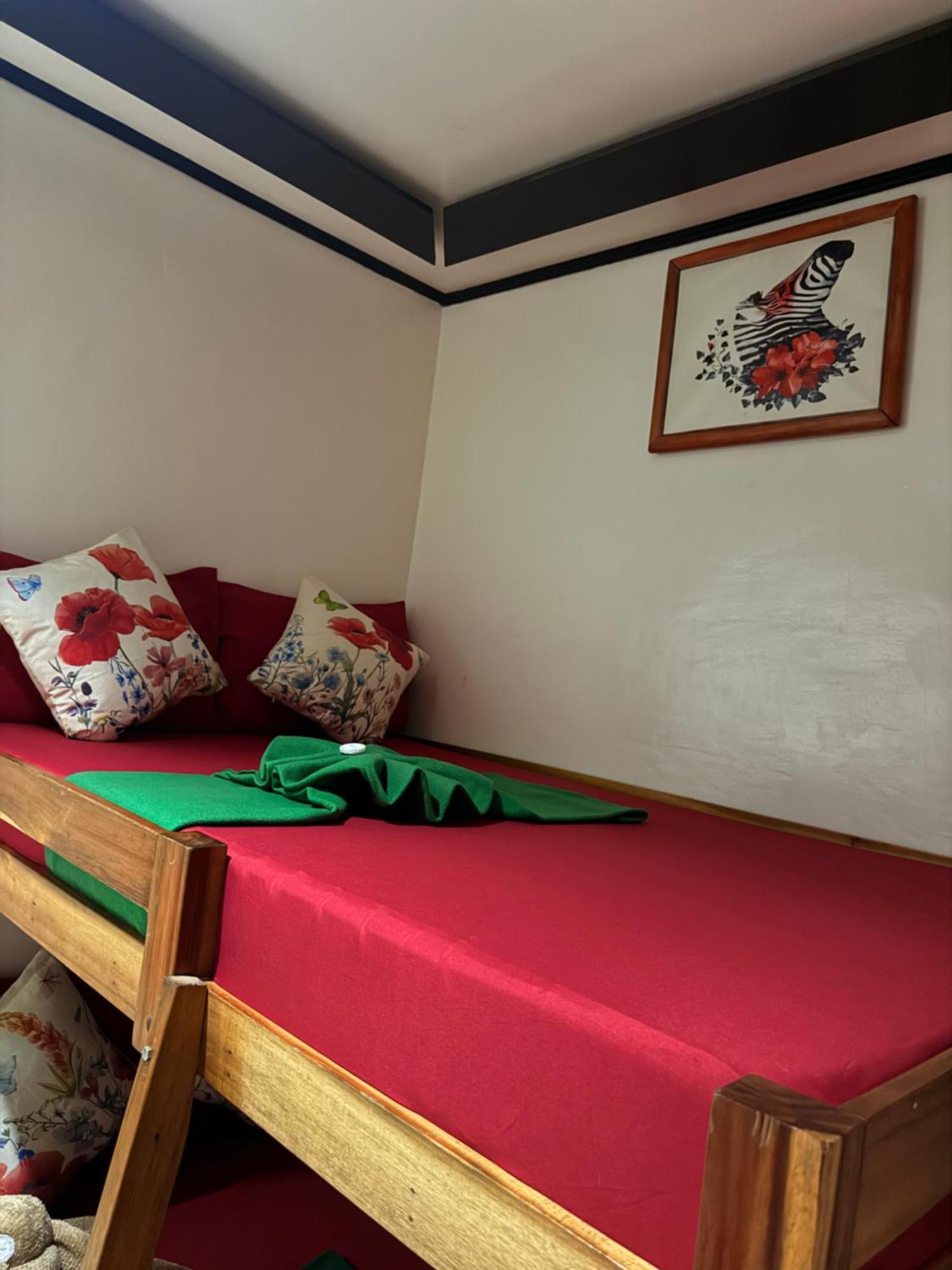 Lolo Bob'S Bed And Breakfast 엘니도 외부 사진